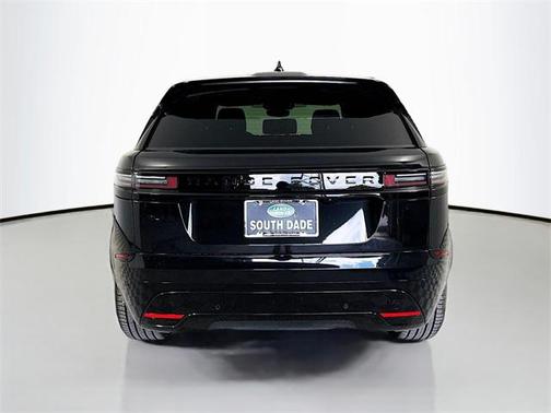2026 Land Rover Range Rover Velar P400 Dynamic SE