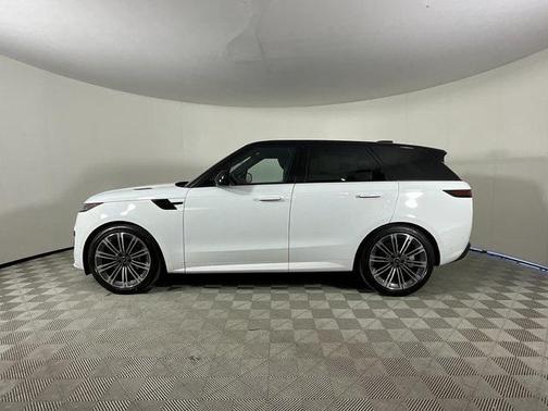2025 Land Rover Range Rover Sport SE
