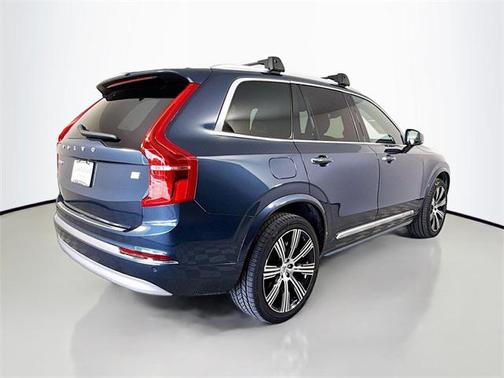 2022 Volvo XC90 Recharge Plug-In Hybrid T8 Inscription 6 Passenger