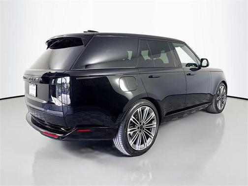 2026 Land Rover Range Rover P400 SE