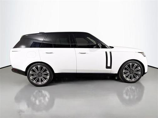 2025 Land Rover Range Rover P530 SE