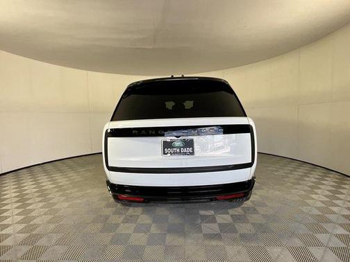 2025 Land Rover Range Rover P530 SE