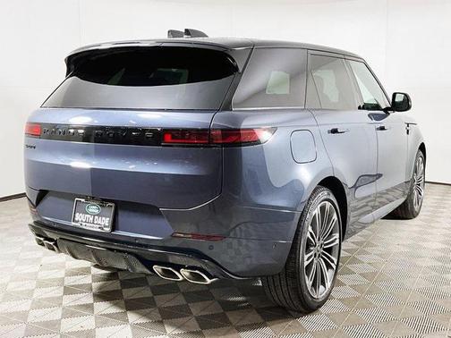 2025 Land Rover Range Rover Sport SE