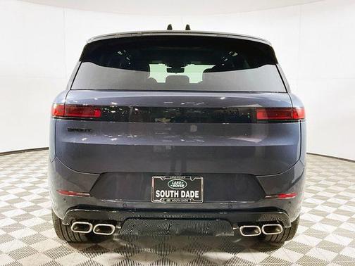 2025 Land Rover Range Rover Sport SE
