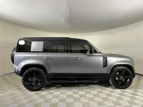 2024 Land Rover Defender 110 P400 X-Dynamic SE