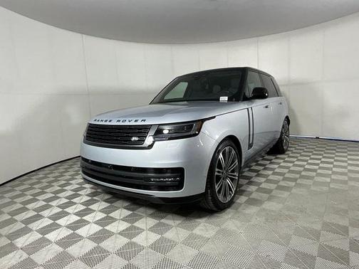 2025 Land Rover Range Rover P530 SE