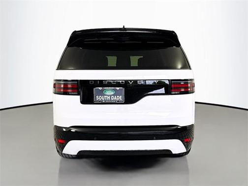 2025 Land Rover Discovery P300 Dynamic SE
