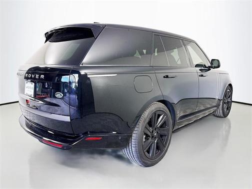 2023 Land Rover Range Rover P530 SE