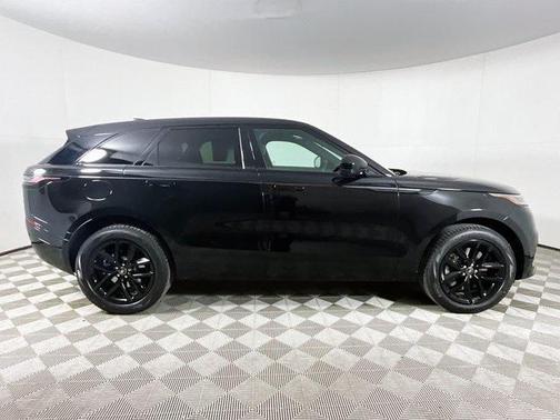 2026 Land Rover Range Rover Velar P250 SE R-Dynamic
