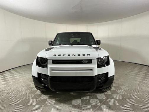 2025 Land Rover Defender 110 P400 X-Dynamic SE