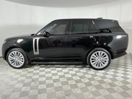 2025 Land Rover Range Rover P530 SE