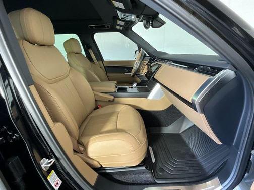 2025 Land Rover Range Rover P530 SE