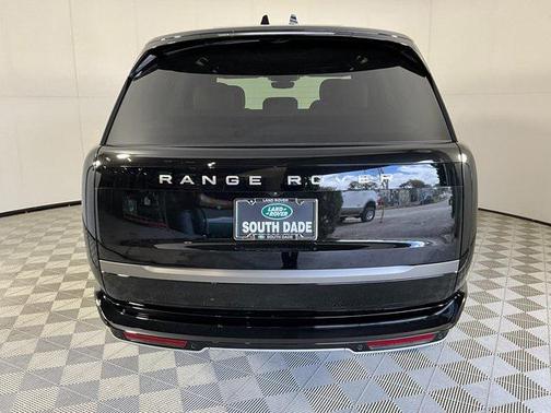 2025 Land Rover Range Rover P530 SE