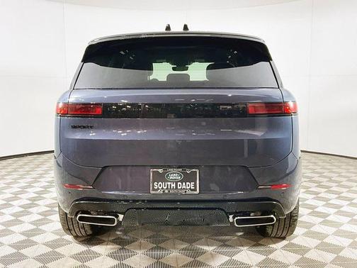 2025 Land Rover Range Rover Sport SE