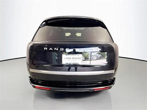 2025 Land Rover Range Rover P530 SE
