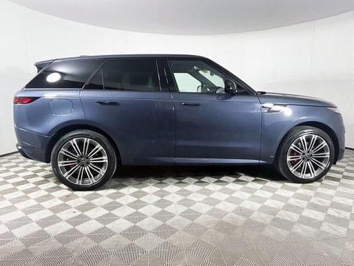 2025 Land Rover Range Rover Sport SE