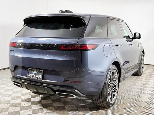 2025 Land Rover Range Rover Sport SE