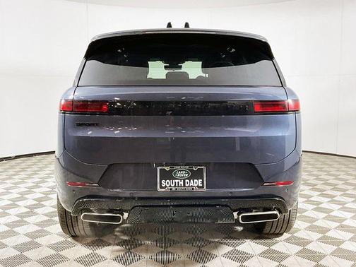 2025 Land Rover Range Rover Sport SE