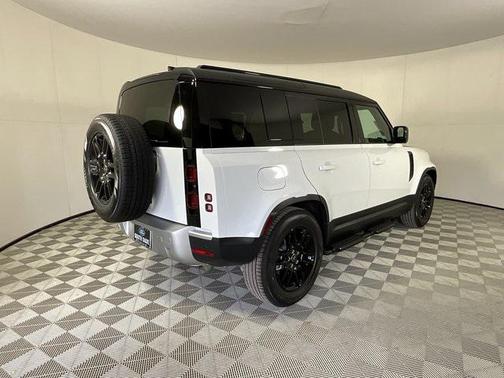 2025 Land Rover Defender 110 P300