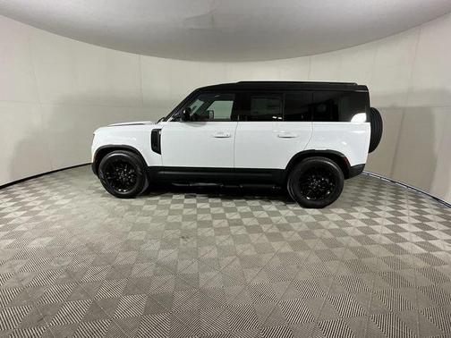 2025 Land Rover Defender 110 P300