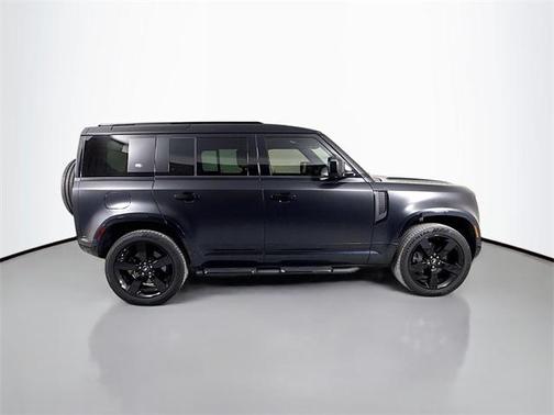 2024 Land Rover Defender X-Dynamic SE