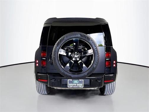 2024 Land Rover Defender X-Dynamic SE