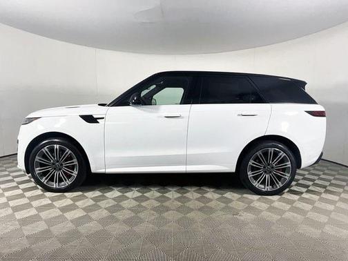 2025 Land Rover Range Rover Sport SE