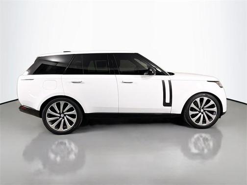 2025 Land Rover Range Rover P530 SE