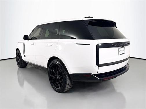2025 Land Rover Range Rover P530 SE