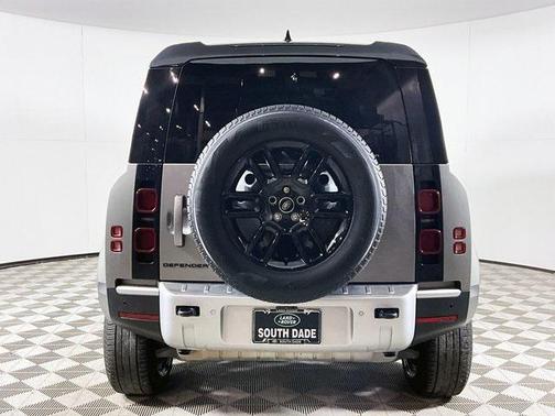 2024 Land Rover Defender 110 P300