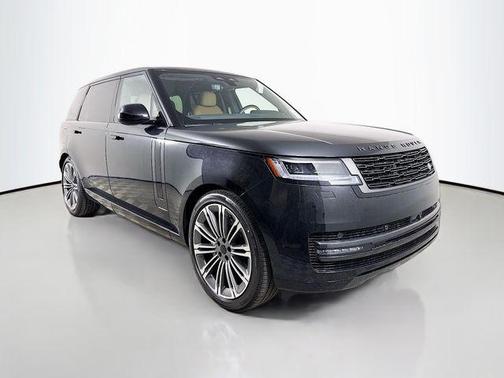 Santorini Black Metallic 2026 Land Rover Range Rover P400 SE 7 Seat