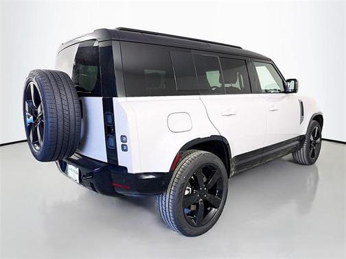 2026 Land Rover Defender P400 X-Dynamic SE