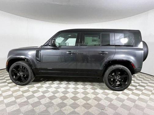 2025 Land Rover Defender 110 V8