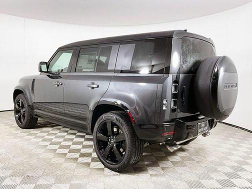 2025 Land Rover Defender 110 V8