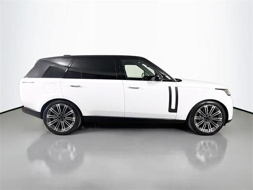 2026 Land Rover Range Rover P400 SE 7 Seat