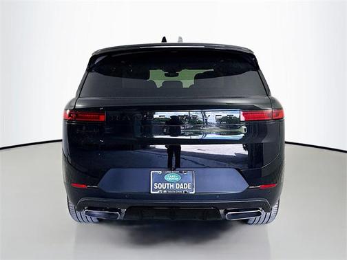 2025 Land Rover Range Rover Sport SE