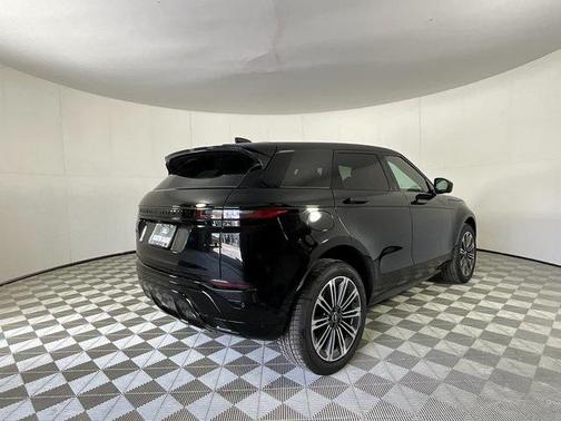 2026 Land Rover Range Rover Evoque Dynamic SE