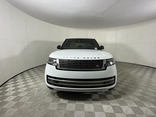 2025 Land Rover Range Rover P530 SE