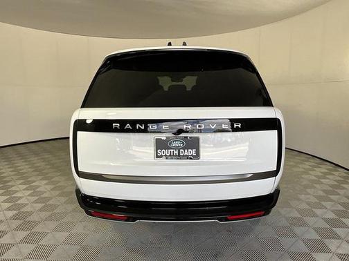 2025 Land Rover Range Rover P530 SE