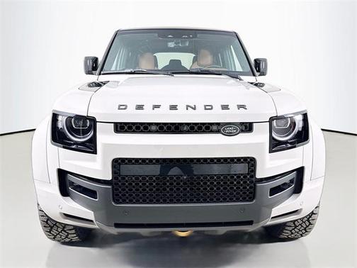 2026 Land Rover Defender 110 V8