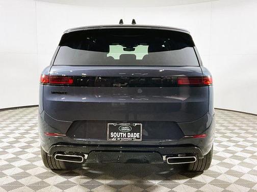 2025 Land Rover Range Rover Sport SE