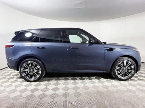 2025 Land Rover Range Rover Sport SE