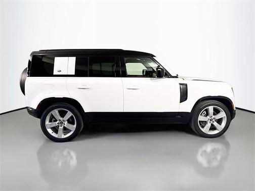 2023 Land Rover Defender 110 X-Dynamic SE
