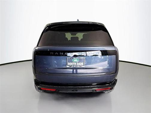 2025 Land Rover Range Rover P400 SE