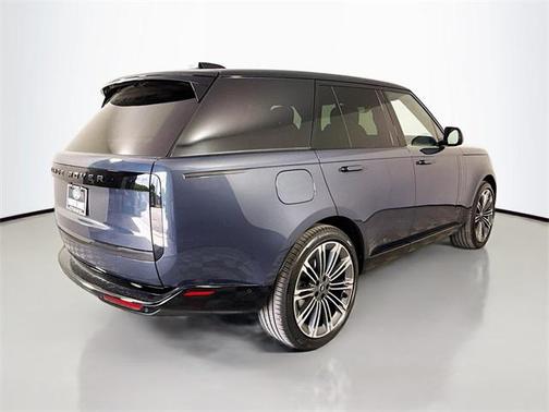 2025 Land Rover Range Rover P400 SE