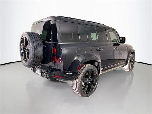 2025 Land Rover Defender 110 P400 X-Dynamic SE