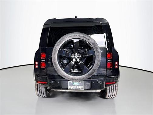 2025 Land Rover Defender 110 P400 X-Dynamic SE