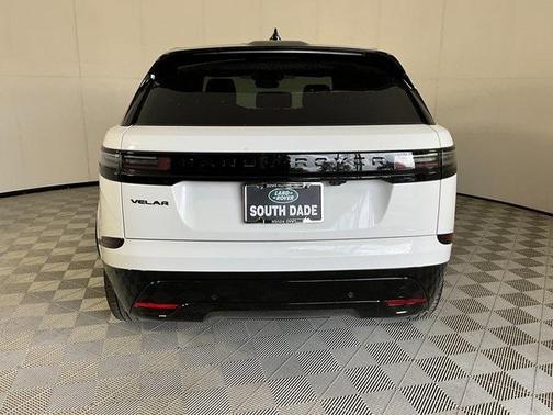 2026 Land Rover Range Rover Velar P250 SE R-Dynamic