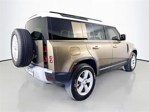 2025 Land Rover Defender 110 P300