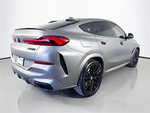 2022 BMW X6 M50i
